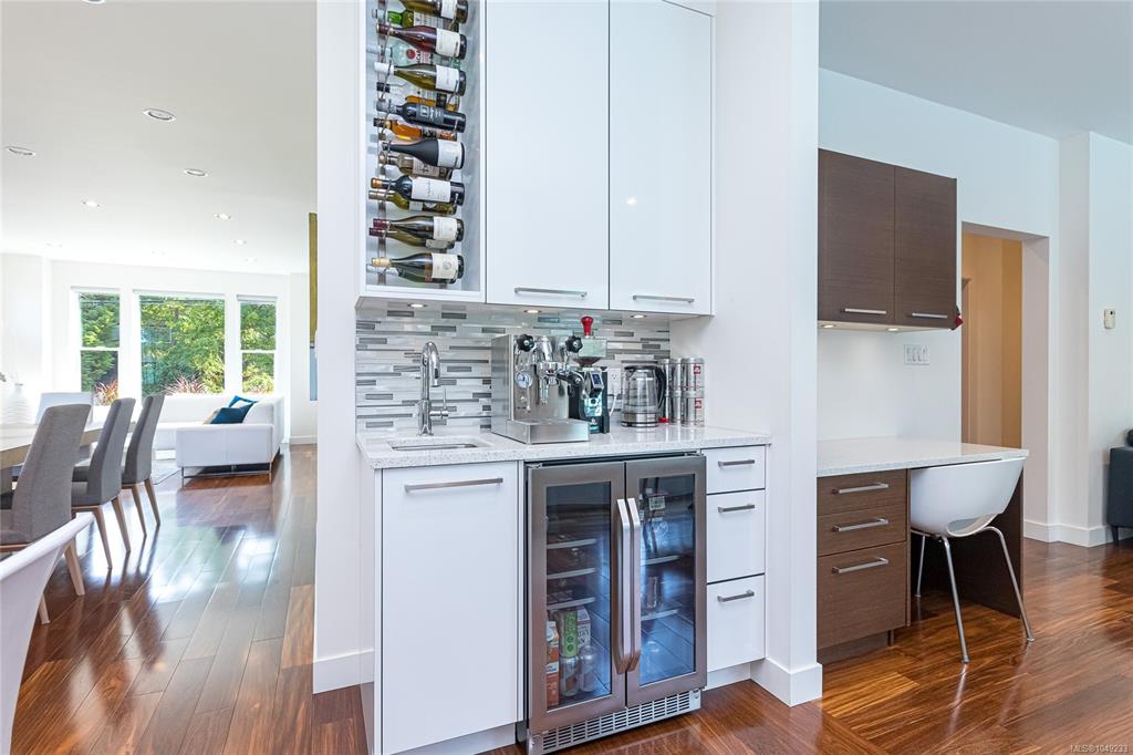 Fourth View of 1518 Shorncliffe Rd, Saanich, BC, V8P 2T4