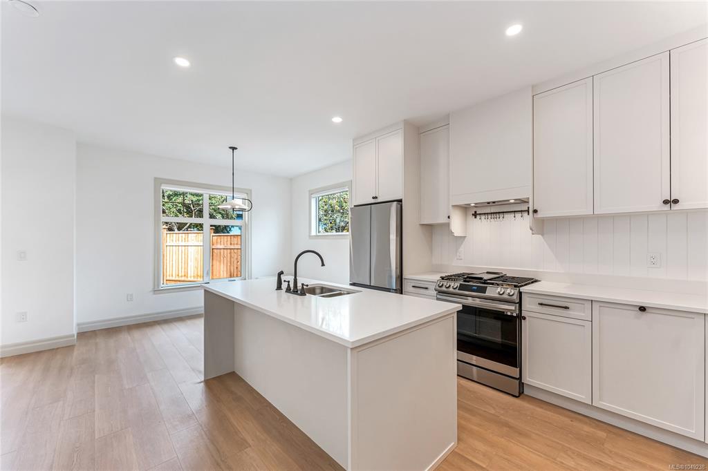 Fourth View of 3098 Washington Ave, Washington, Victoria, BC, V9A 0J5