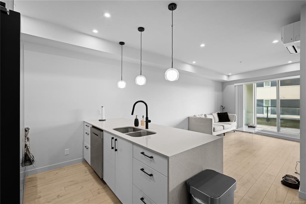 Third View of 947 Whirlaway Cres, Triple Crown, Langford, BC, V9B 6Z9