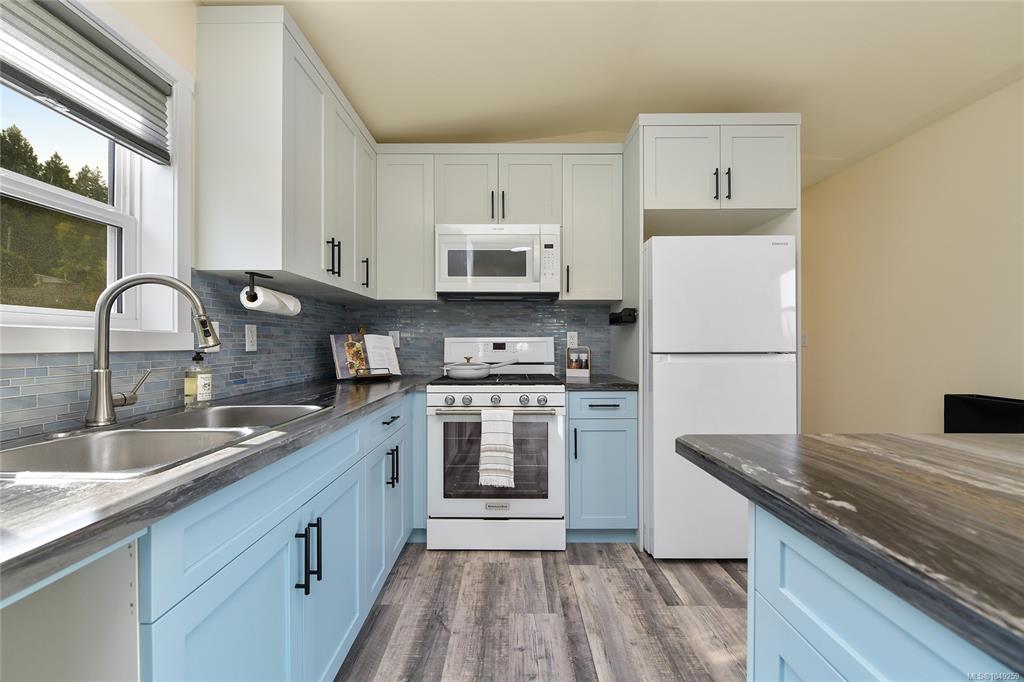 Fourth View of 747 Old Place Rd, Central Saanich, BC, V8M 0C3