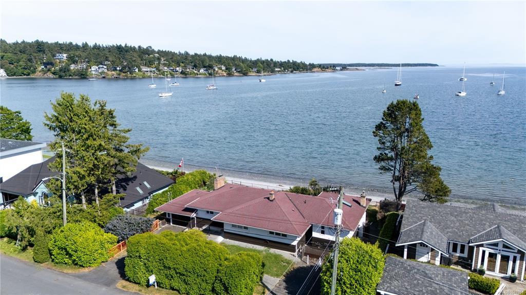 Fourth View of 3767 Waring Pl, Saanich, BC, V8P 5E9