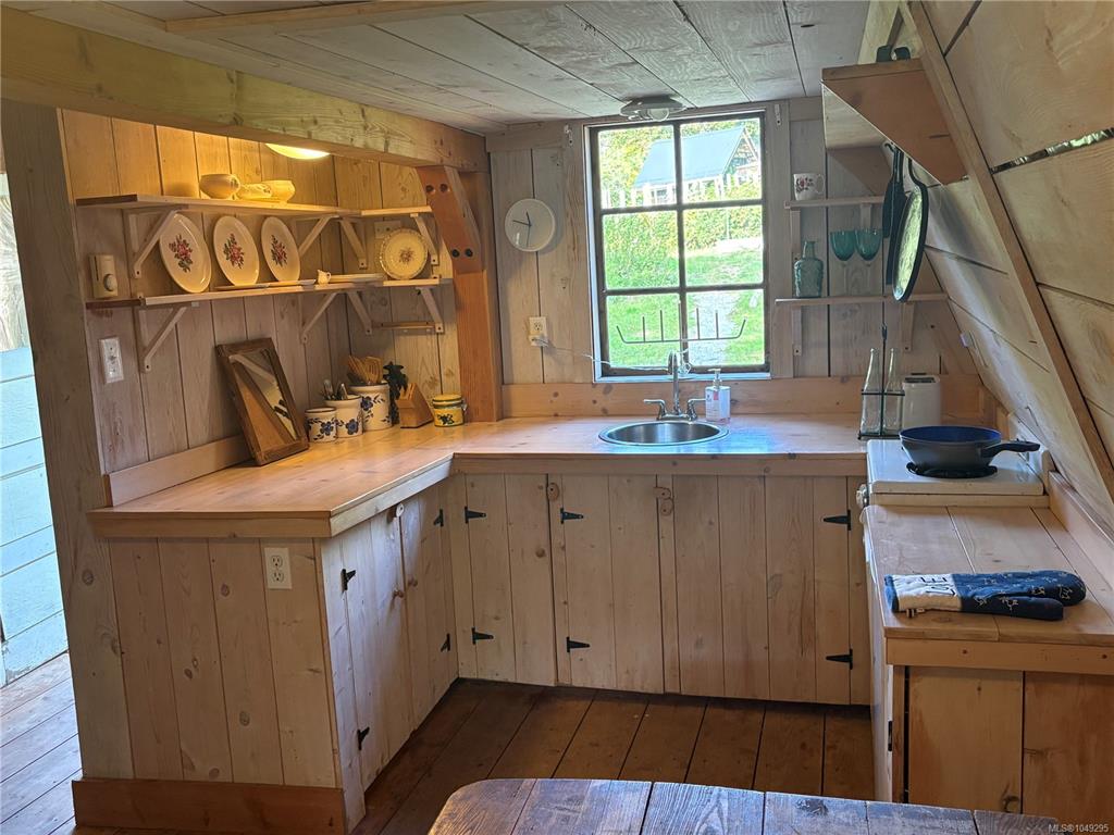 Fifth View of 215 Head St, Salt Spring, BC, V8K 1P4