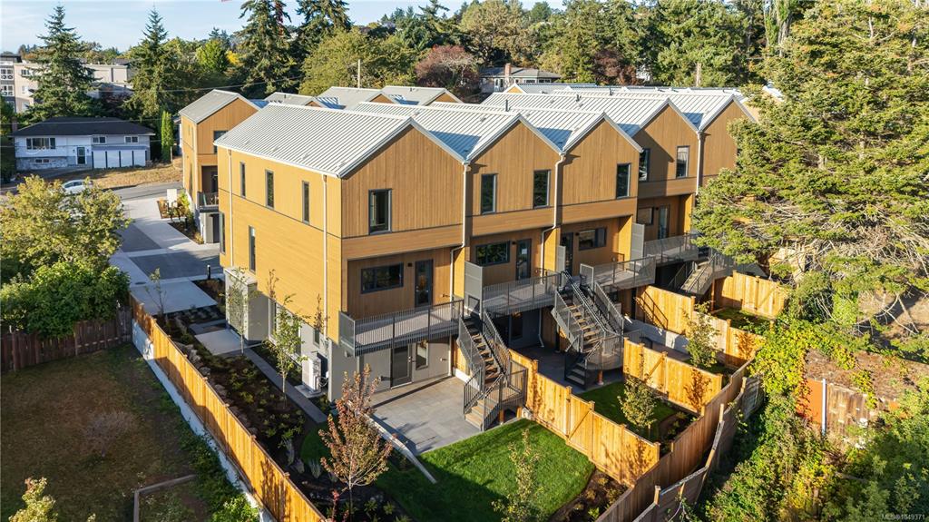 Fifth View of 1520 Louise Pl, Harper, Saanich, BC, V8P 2T8