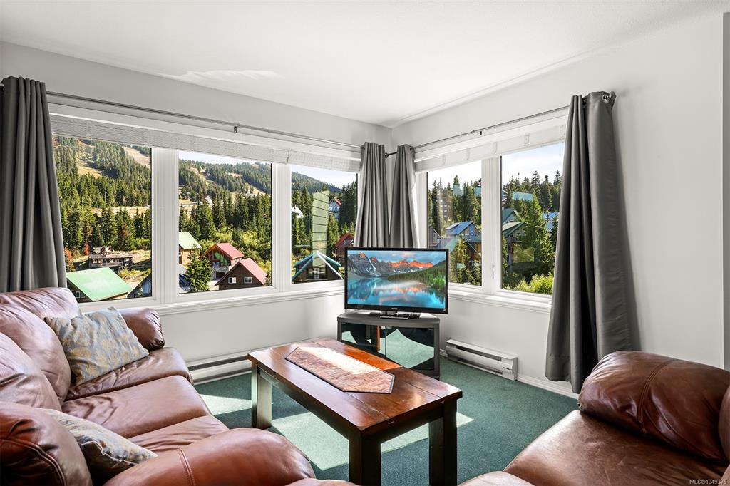 Third View of 1320 Henry Rd, BLUEBERRY HILL, Courtenay, BC, V9J 1L0