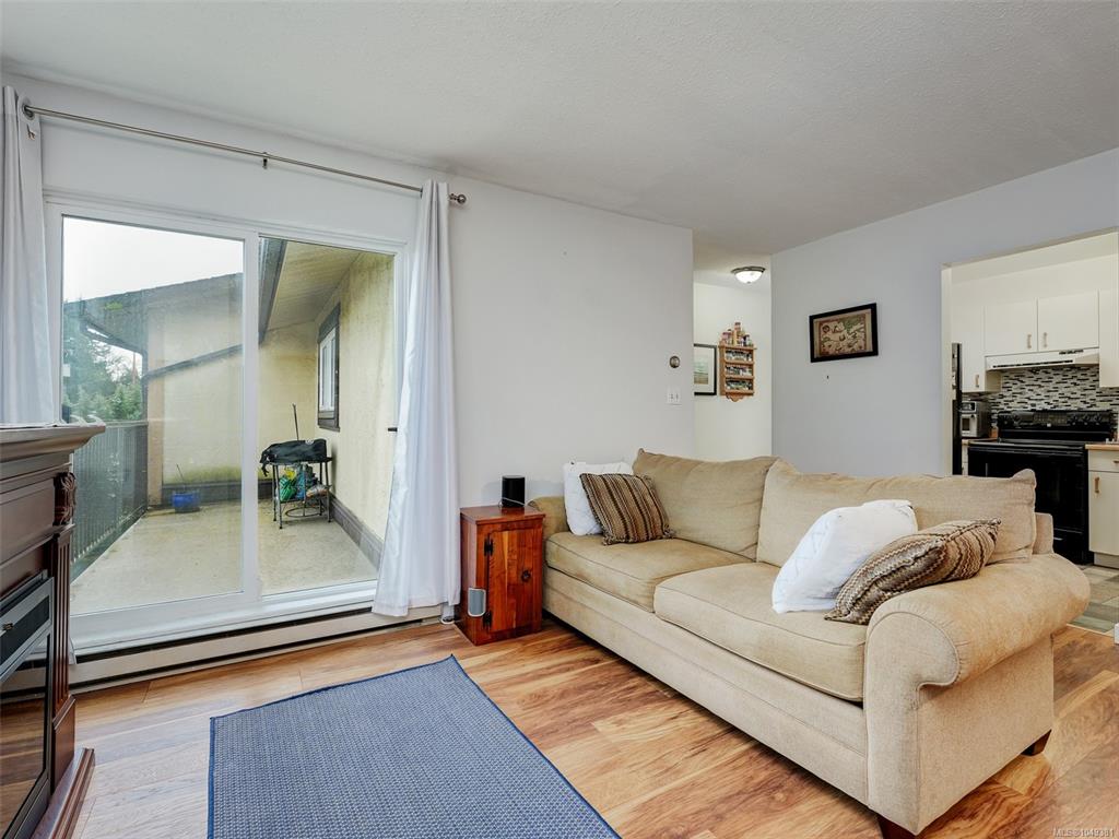Fifth View of 3258 Alder St, Alder Manor, Saanich, BC, V8X 1P3