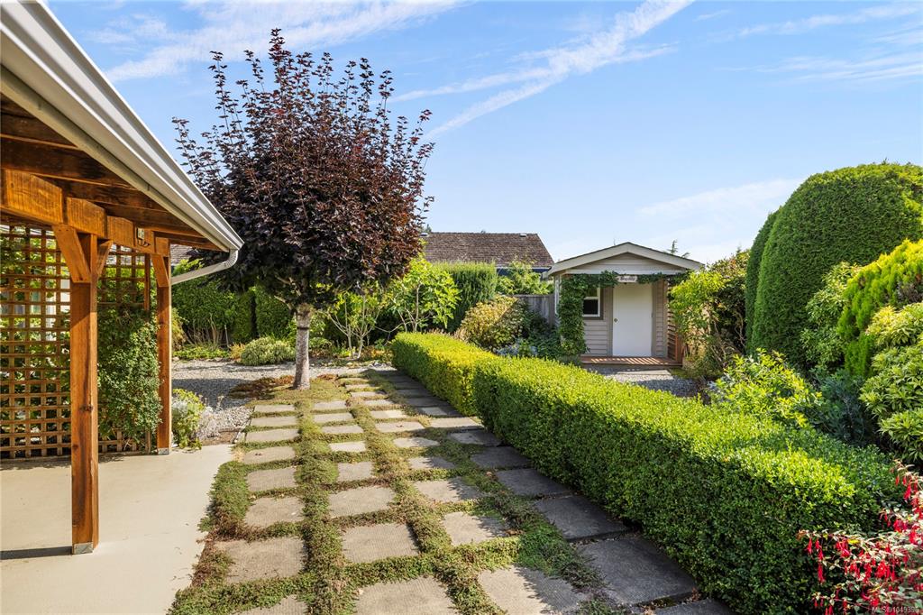 Fourth View of 662 Redwood Dr, Qualicum Beach, BC, V9K 1A2