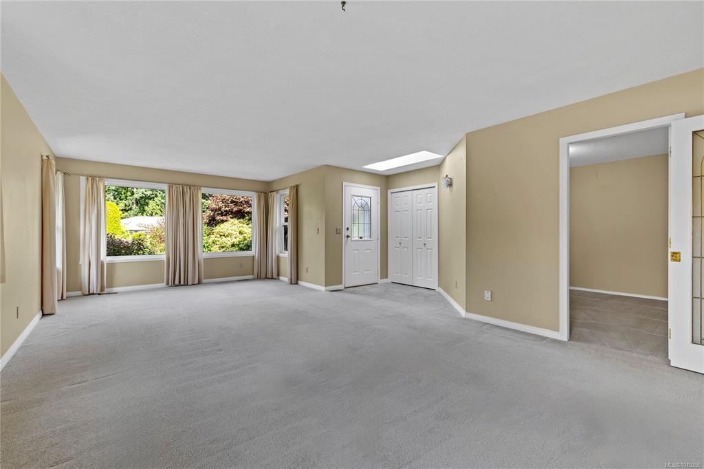 Fifth View of 662 Redwood Dr, Qualicum Beach, BC, V9K 1A2