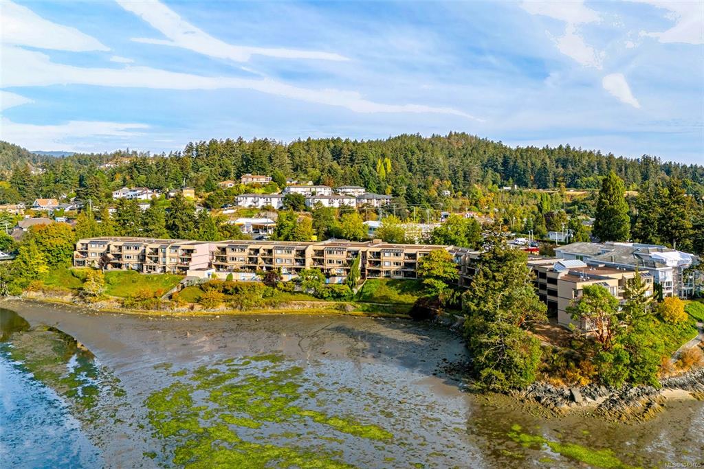 485 Island Hwy, 1049405, BC,