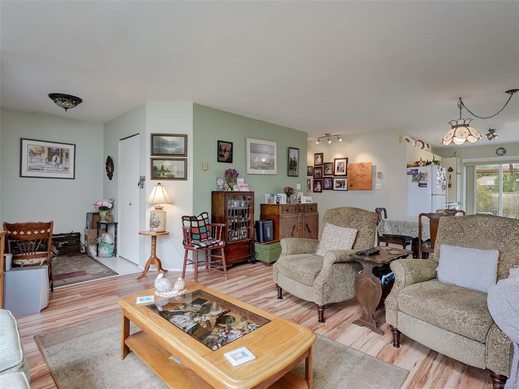 Fifth View of 2045 Winmeadow Pl, Sidney, BC, V8L 4S3