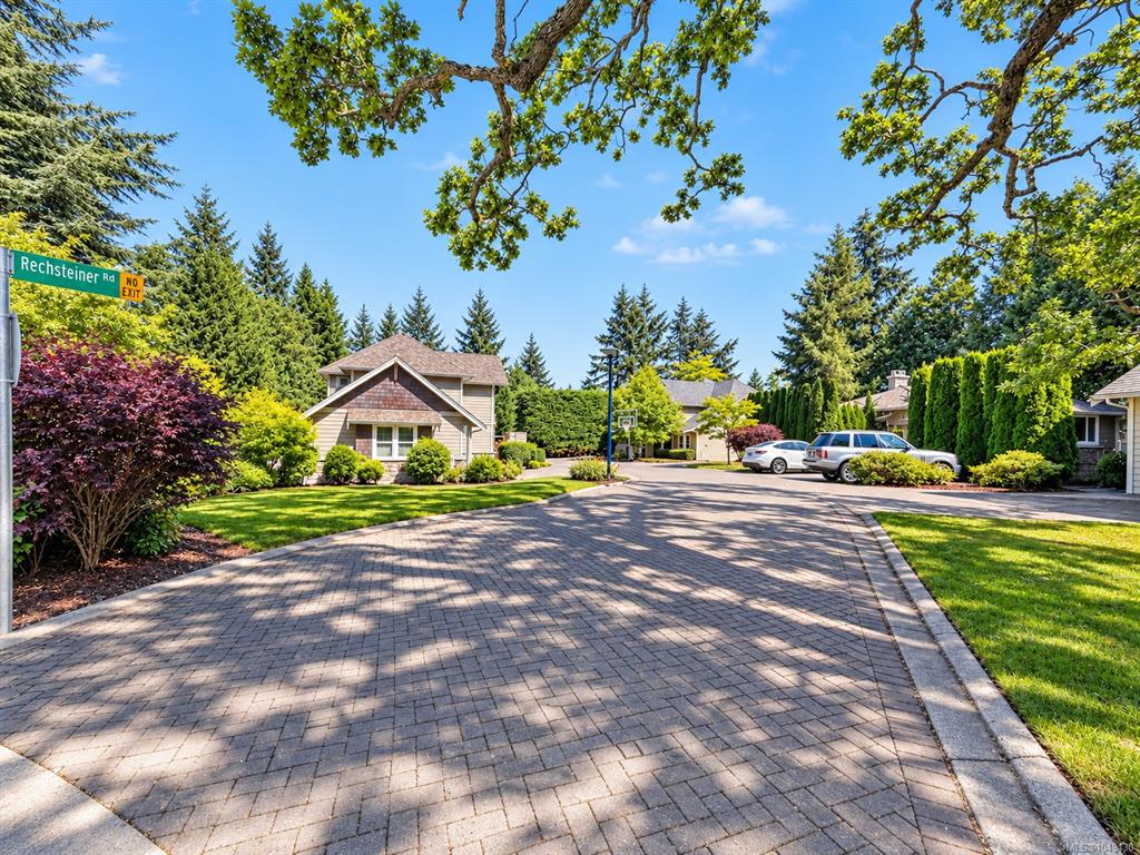 Third View of 3975 Rechsteiner Rd, Saanich, BC, V8P 0A4