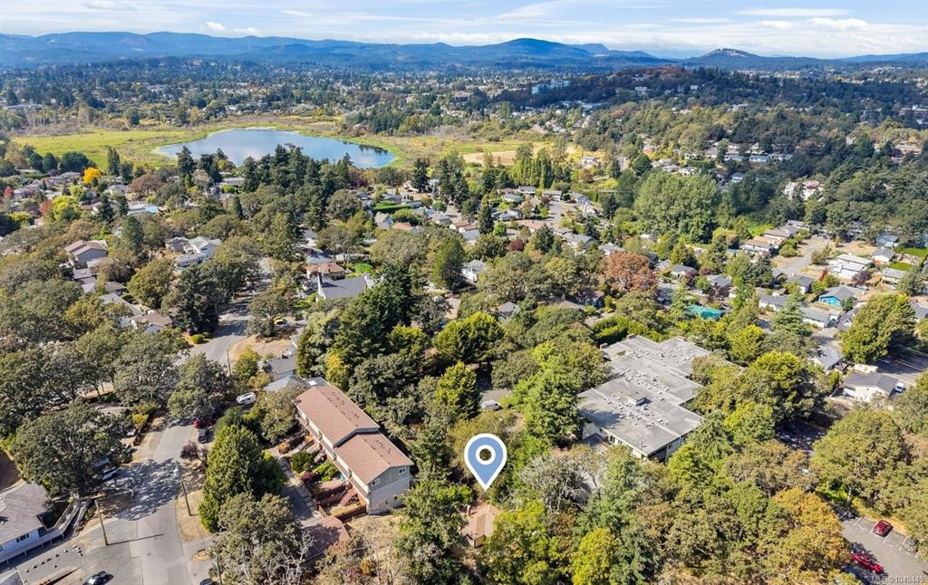 1030 Falmouth Rd, 1049445, BC,