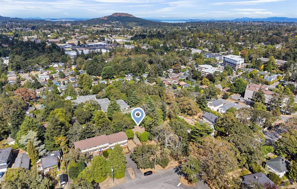 Third View of 1030 Falmouth Rd, Saanich, BC, V8X 3A5