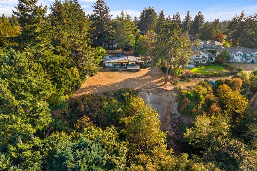 Fourth View of 4598 Torquay Dr, Saanich, BC, V8N 3L7