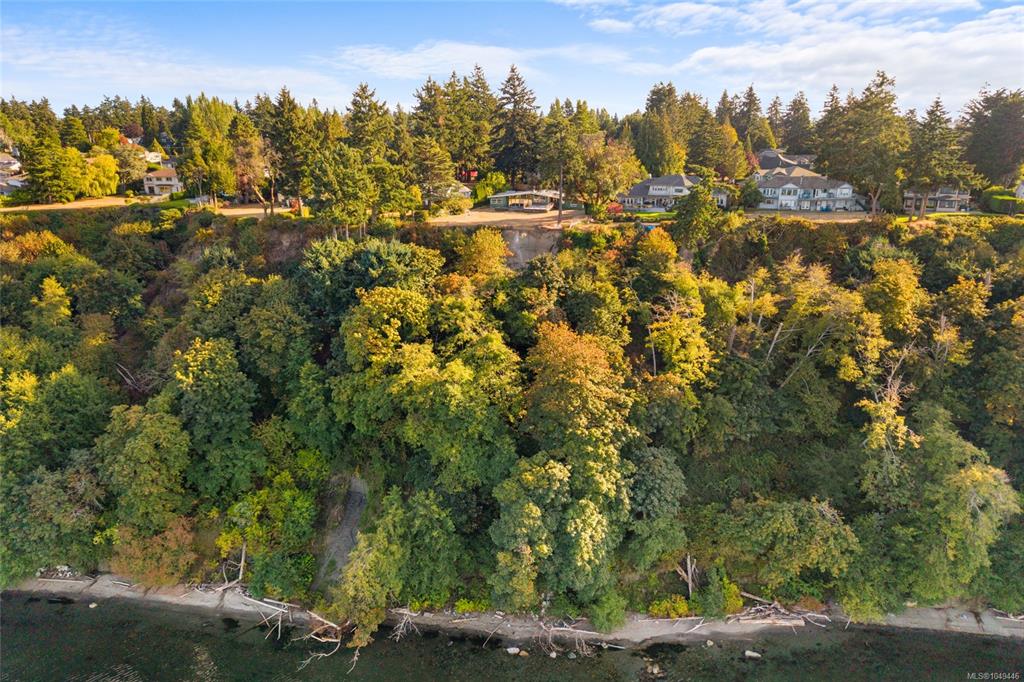 Fifth View of 4598 Torquay Dr, Saanich, BC, V8N 3L7