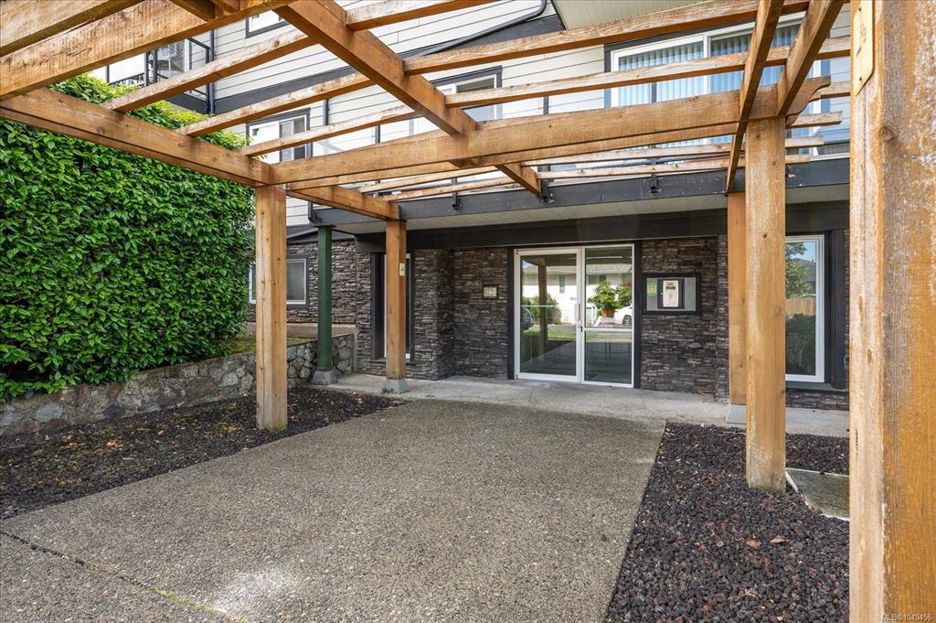 Third View of 218 Bayview Ave, Ladysmith, BC, V9G 1S9