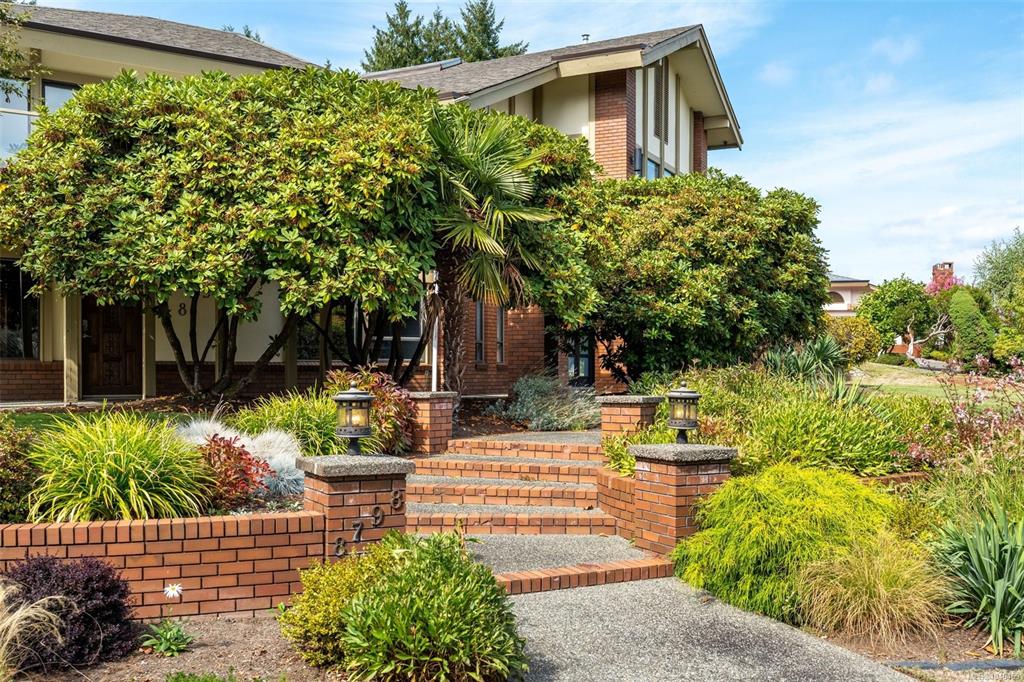 Fifth View of 8798 Forest Park Dr, North Saanich, BC, V8L 5A8