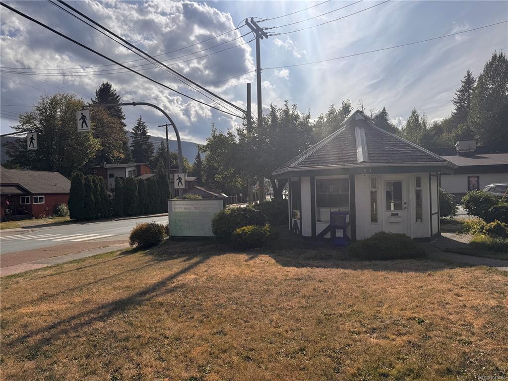 Fifth View of 149 Cowichan Lake Rd, Lake Cowichan, BC, V0R 2G0
