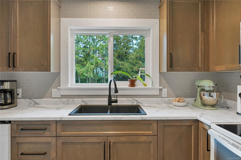 Fifth View of 61 Maple Park Cir, Campbell River, BC, V9H 1G8