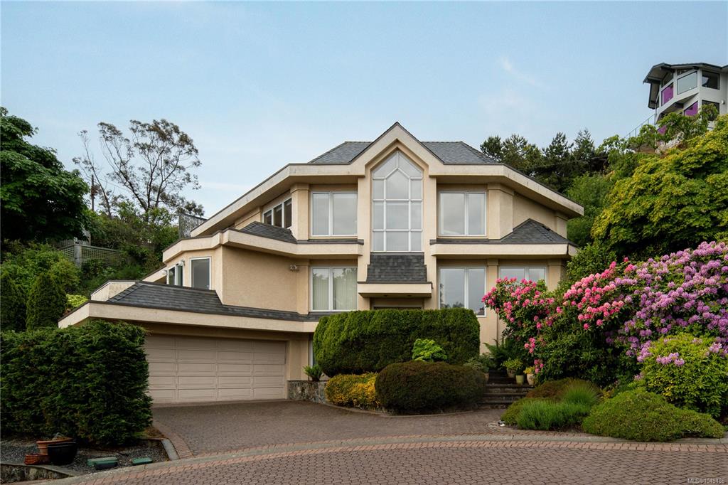 Fifth View of 335 King George Terr, Oak Bay, BC, V8S 2J8