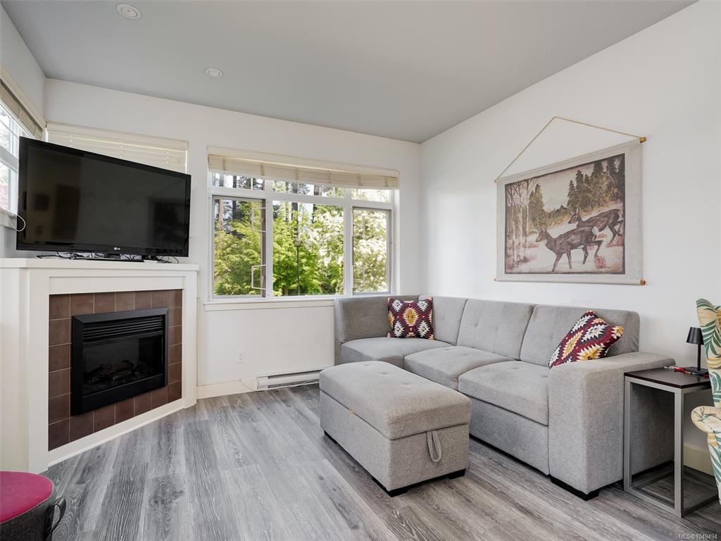 Third View of 1115 Craigflower Rd, Esquimalt, BC, V9A 7R1