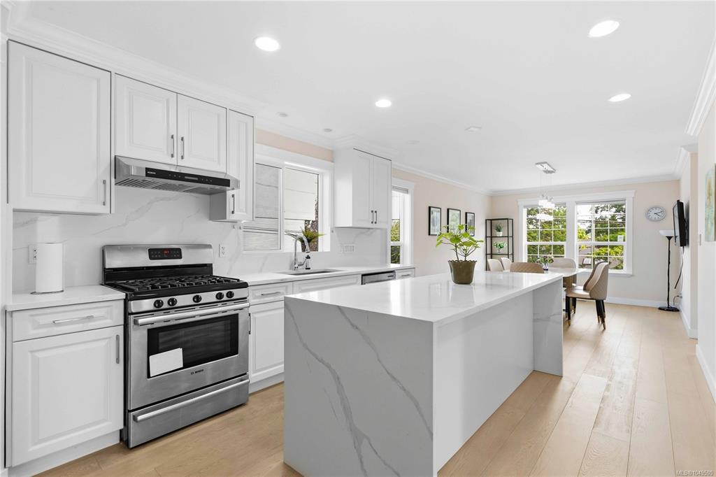 Fifth View of 1416 Lang St, Victoria, BC, V8T 2S7