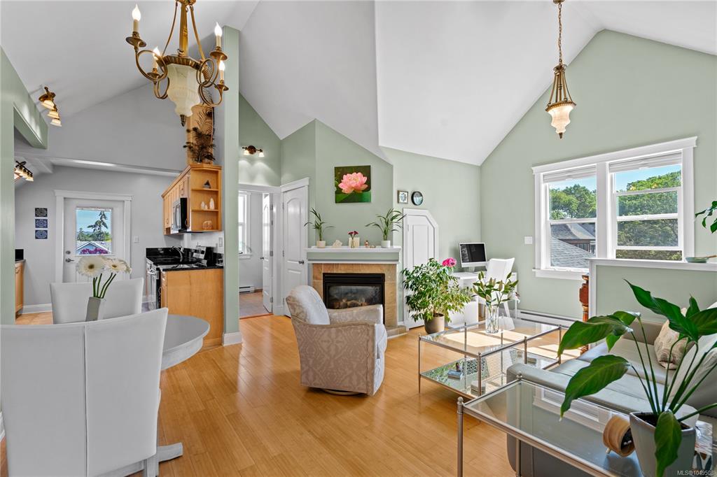 Fourth View of 1376 Pandora Ave, Victoria, BC, V8R 1A3