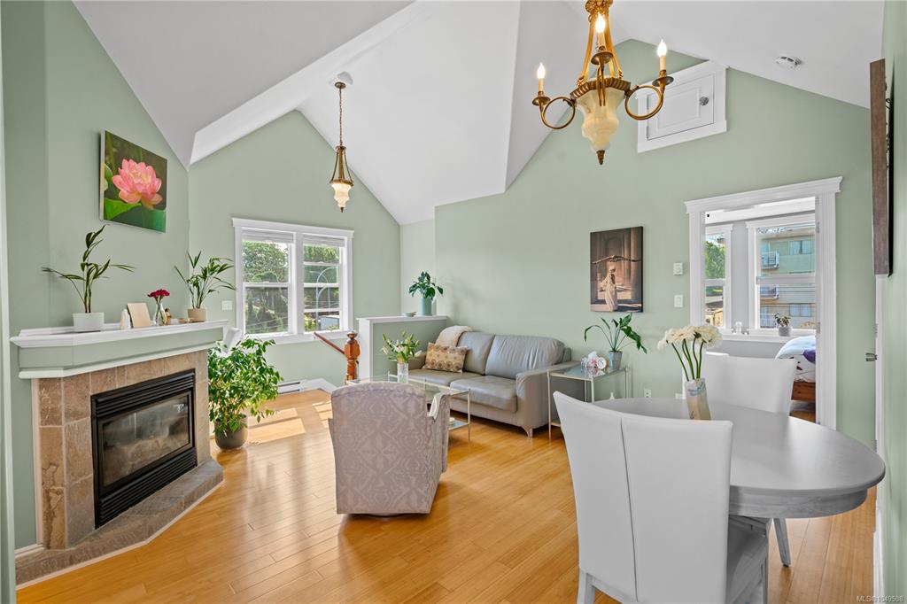 Fifth View of 1376 Pandora Ave, Victoria, BC, V8R 1A3