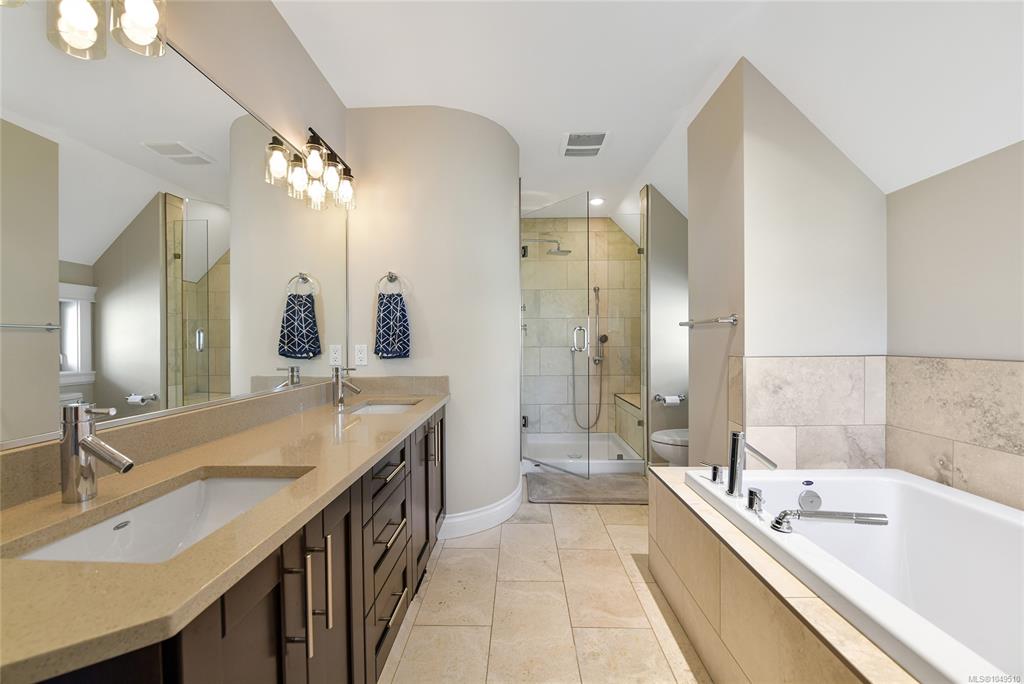Fourth View of 1059 Clare St, Victoria, BC, V8S 4B5