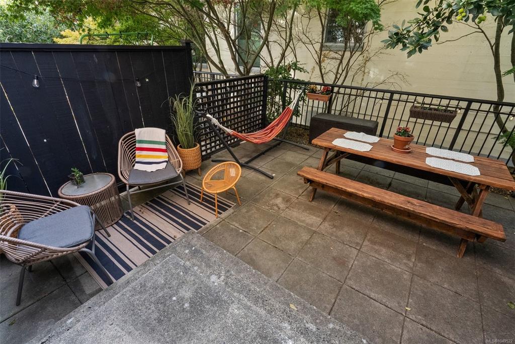 Third View of 930 Yates St, Victoria, BC, V8V 4Z3
