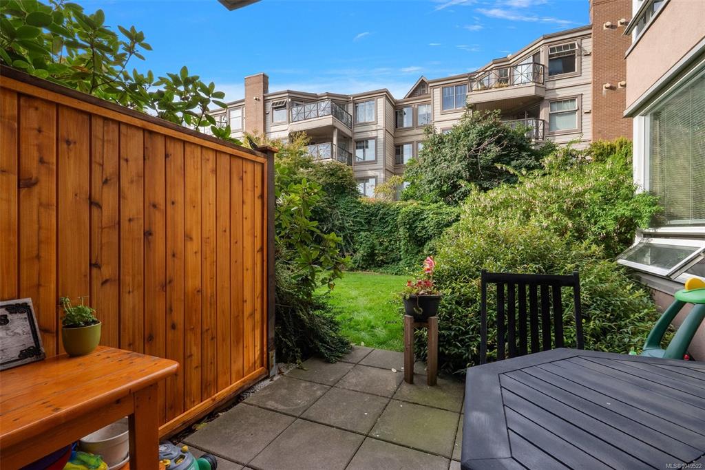 Fifth View of 930 Yates St, Victoria, BC, V8V 4Z3