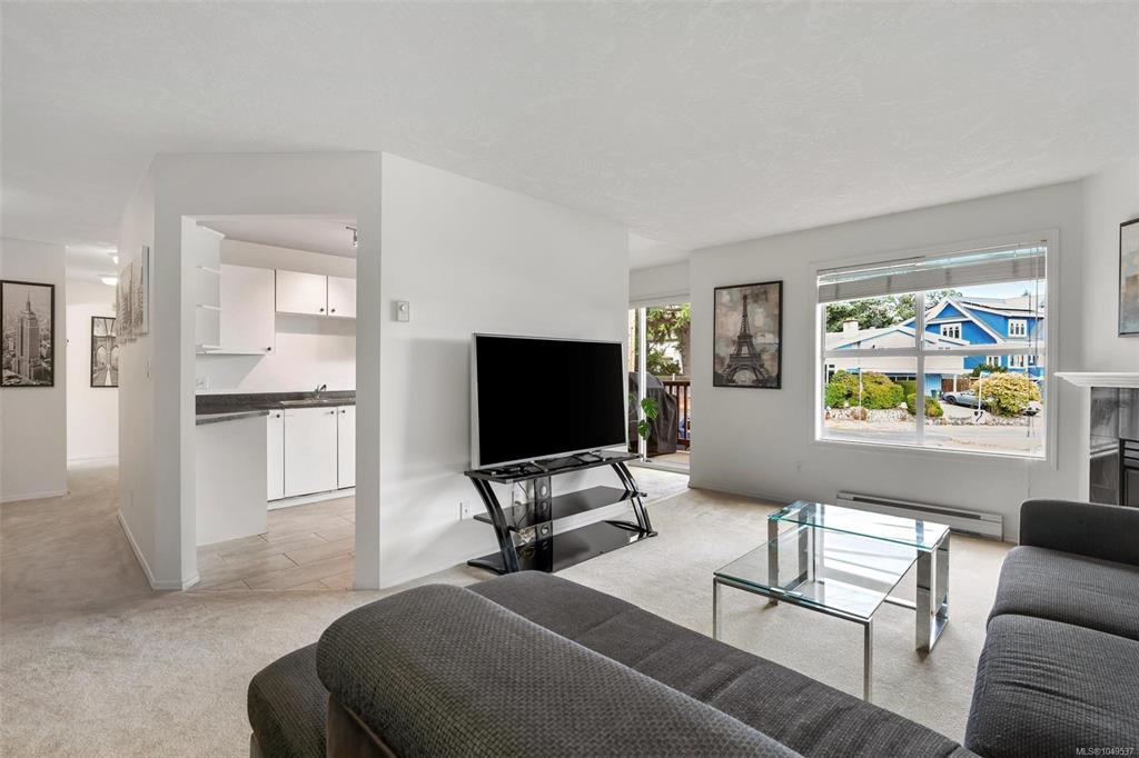 Fifth View of 1593 Begbie St, Victoria, BC, V8R 1K9