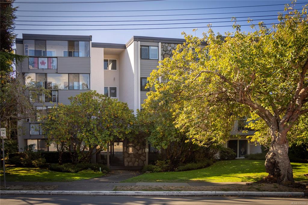 1157 Fairfield Rd, 1049560, BC,