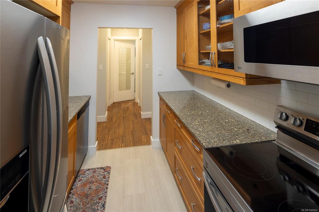 Fifth View of 1157 Fairfield Rd, Hycroft Arms, Victoria, BC, V8V 3A9