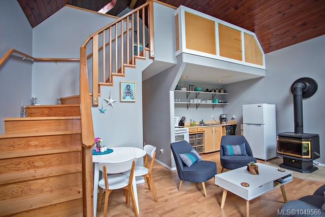 Fourth View of 871 Sharie Rd, Gabriola Island, BC, V0R 1X2