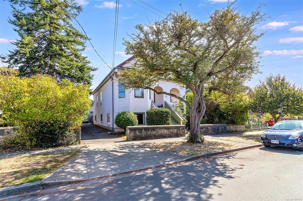 Second View of 117 Medana St, Victoria, BC, V8V 2H6