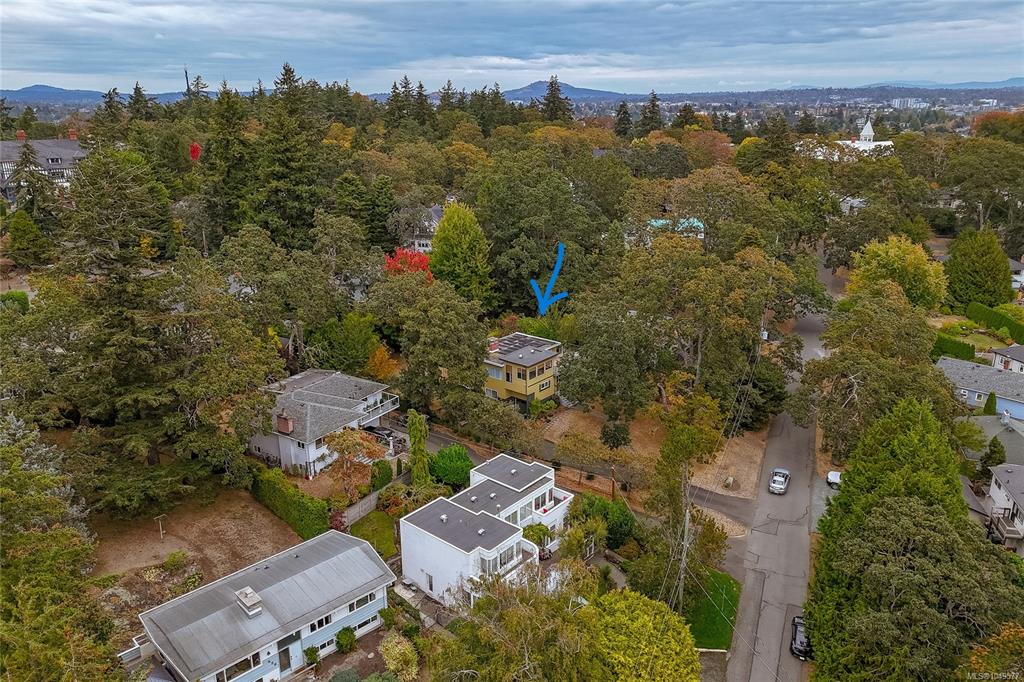 Fourth View of 644 Fernhill Rd, Esquimalt, BC, V9A 4Y9