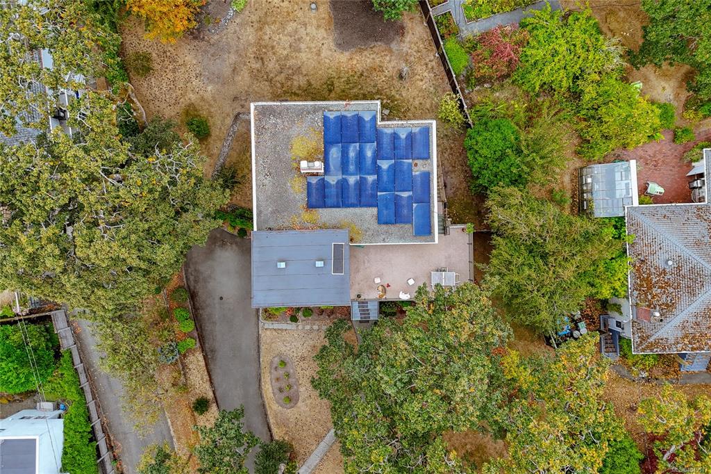 Fifth View of 644 Fernhill Rd, Esquimalt, BC, V9A 4Y9