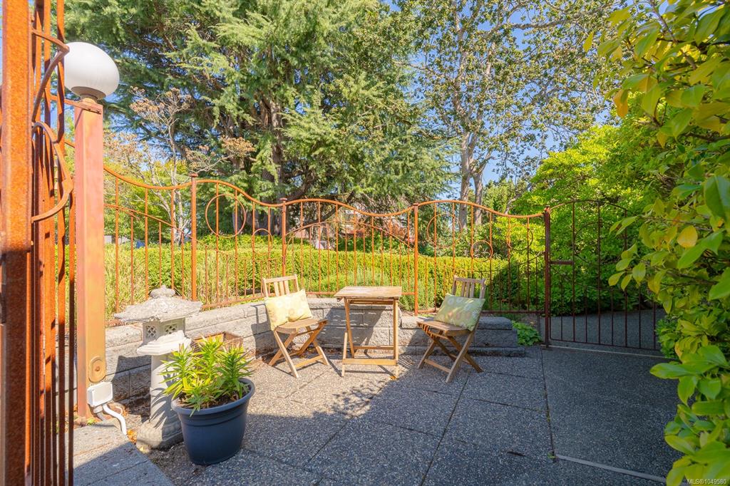 Third View of 205 Scarborough Pl, Nanaimo, BC, V9T 5L3
