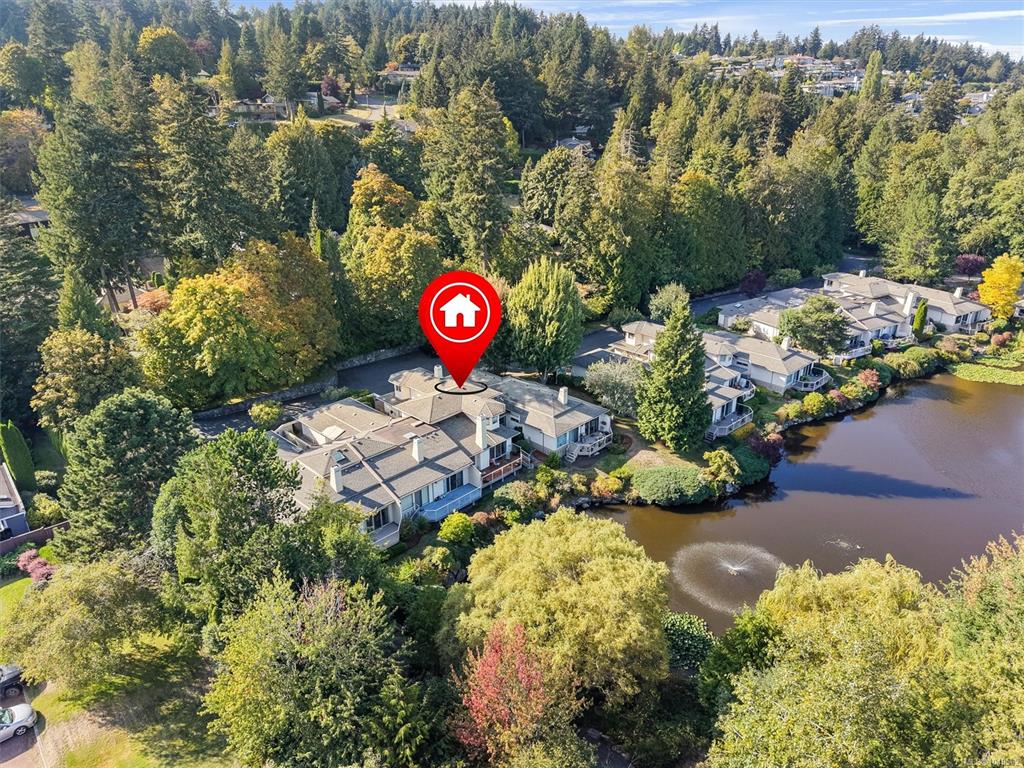 Third View of 4701 Lochside Dr, Lakeside, Saanich, BC, V8Y 3E2