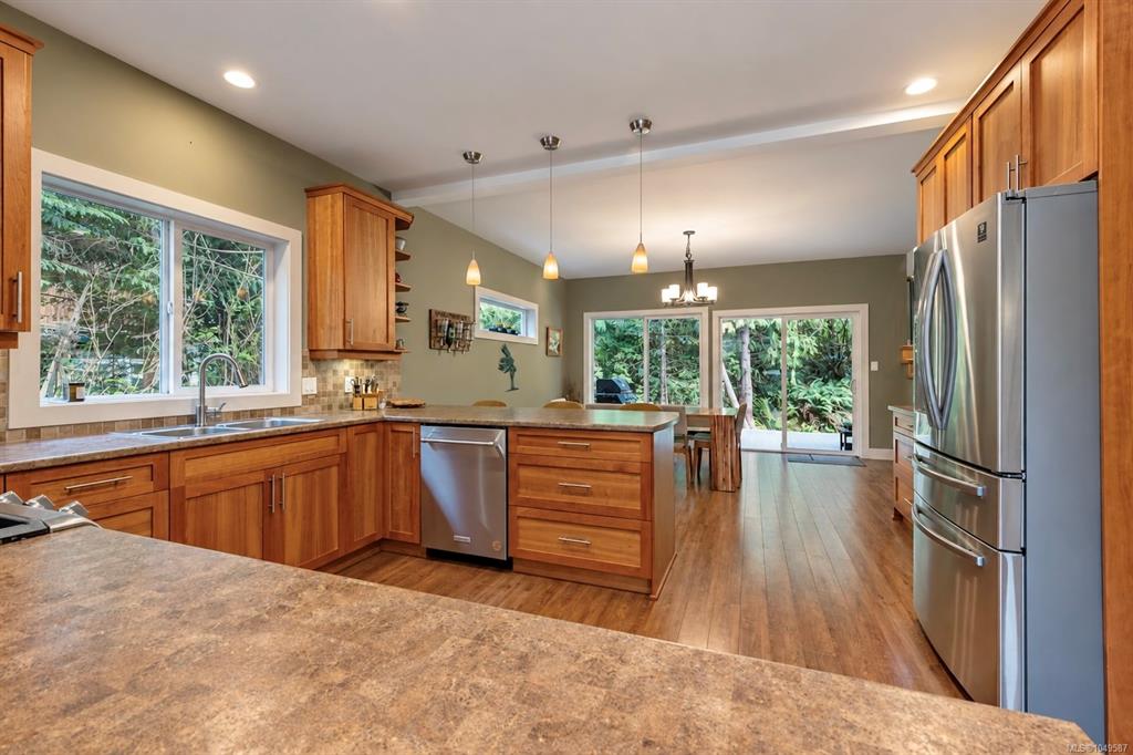 Fifth View of 700 Ocean Park Dr, Ocean Park, Tofino, BC, V0R 2Z0