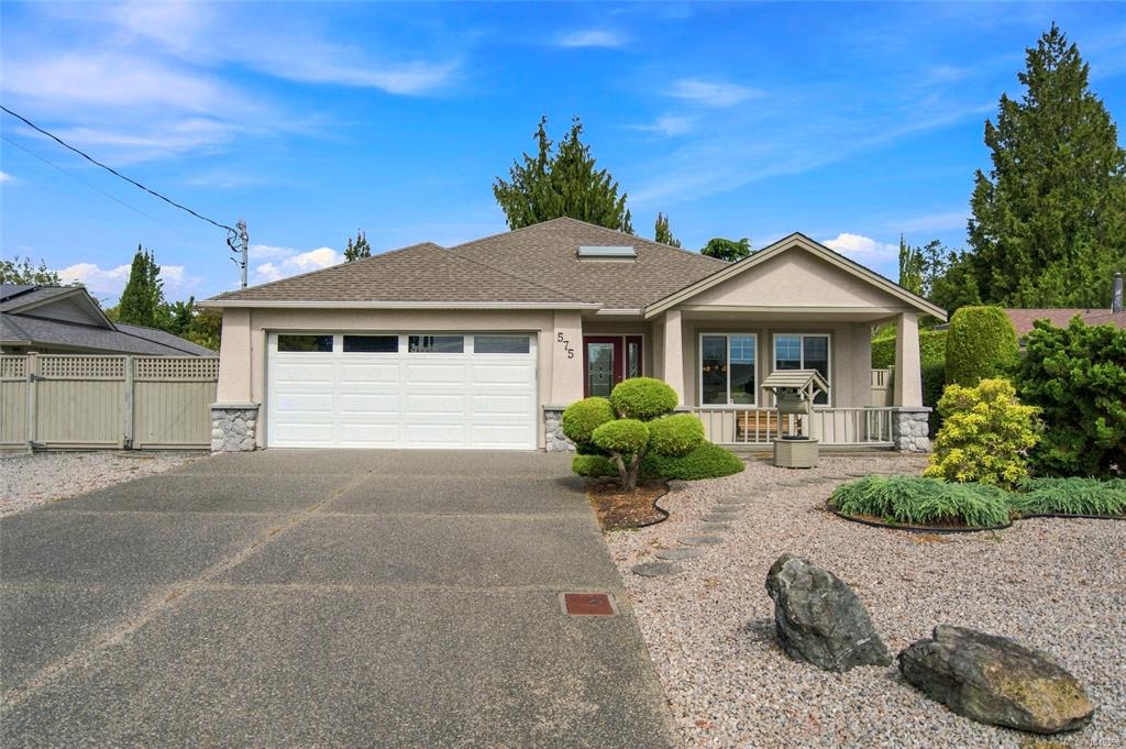 Second View of 575 Panorama Pl, Parksville, BC, V9P 1A4