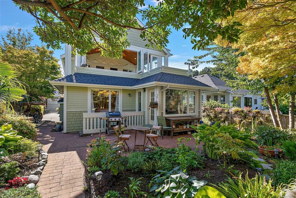 485 Head St Sw, 1049595, BC,
