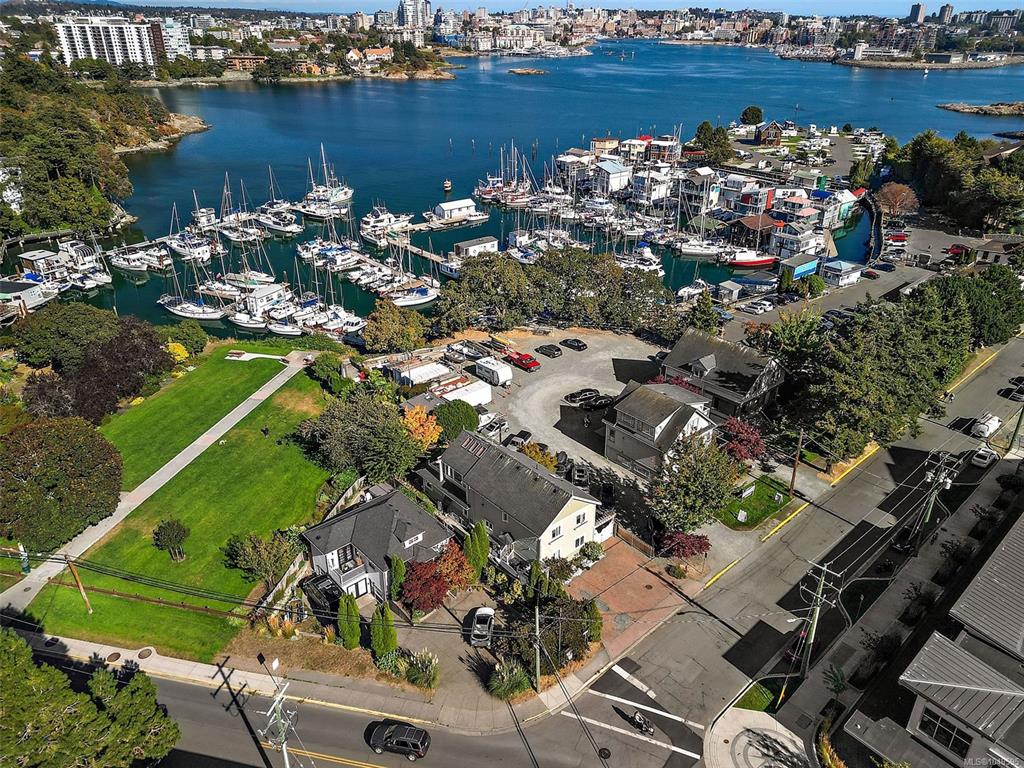 Fifth View of 485 Head St Sw, Esquimalt, BC, V9A 5S1