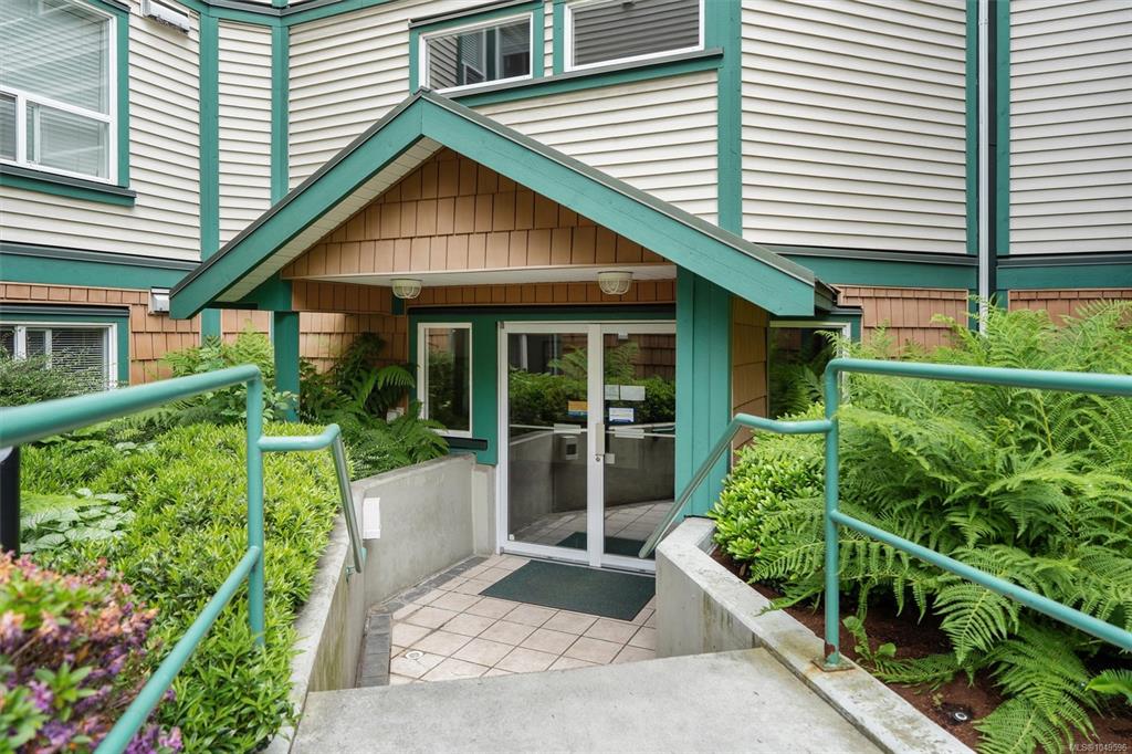 Fourth View of 894 Vernon Ave, Chelsea Green, Saanich, BC, V8X 2W6