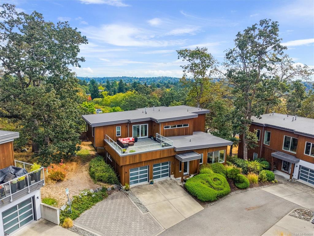 Fifth View of 810 Rainbow Ridge Lane, Saanich, BC, V8X 0A6