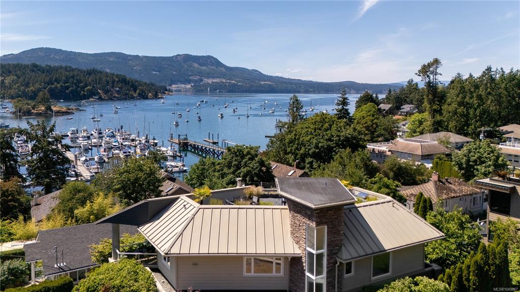 Second View of 916 Grilse Lane, Central Saanich, BC, V8M 1B5
