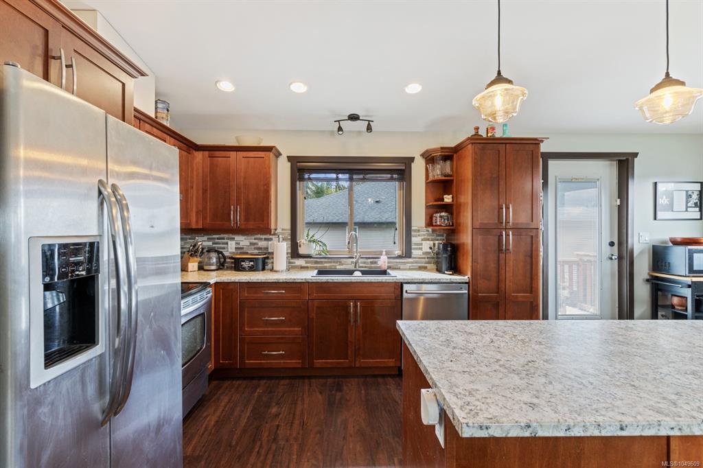 Fifth View of 2735 Rydal Ave, Cumberland, BC, V0R 1S0