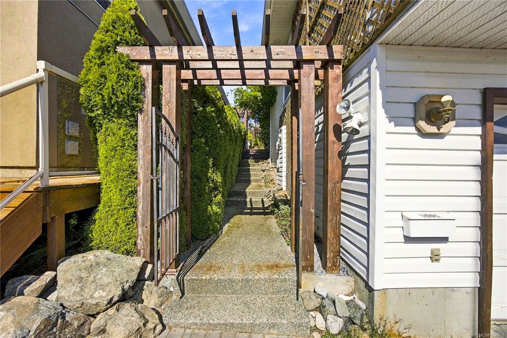 Fifth View of 3665 Glen Oaks Dr, Nanaimo, BC, V9T 5L3