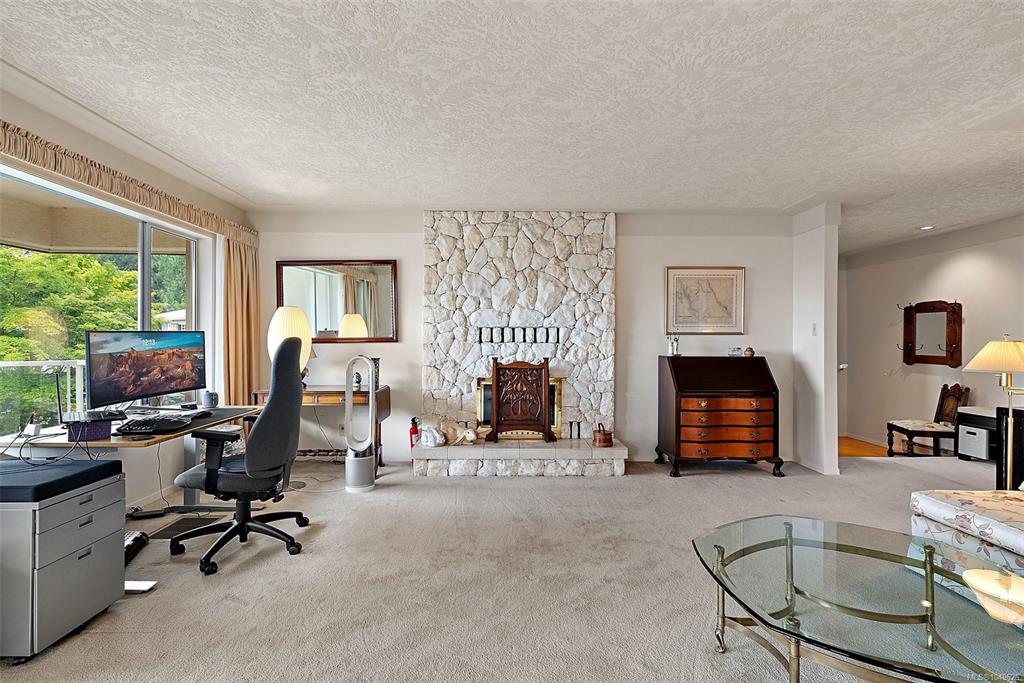 Fourth View of 4802 Amblewood Dr, Saanich, BC, V8Y 2S3