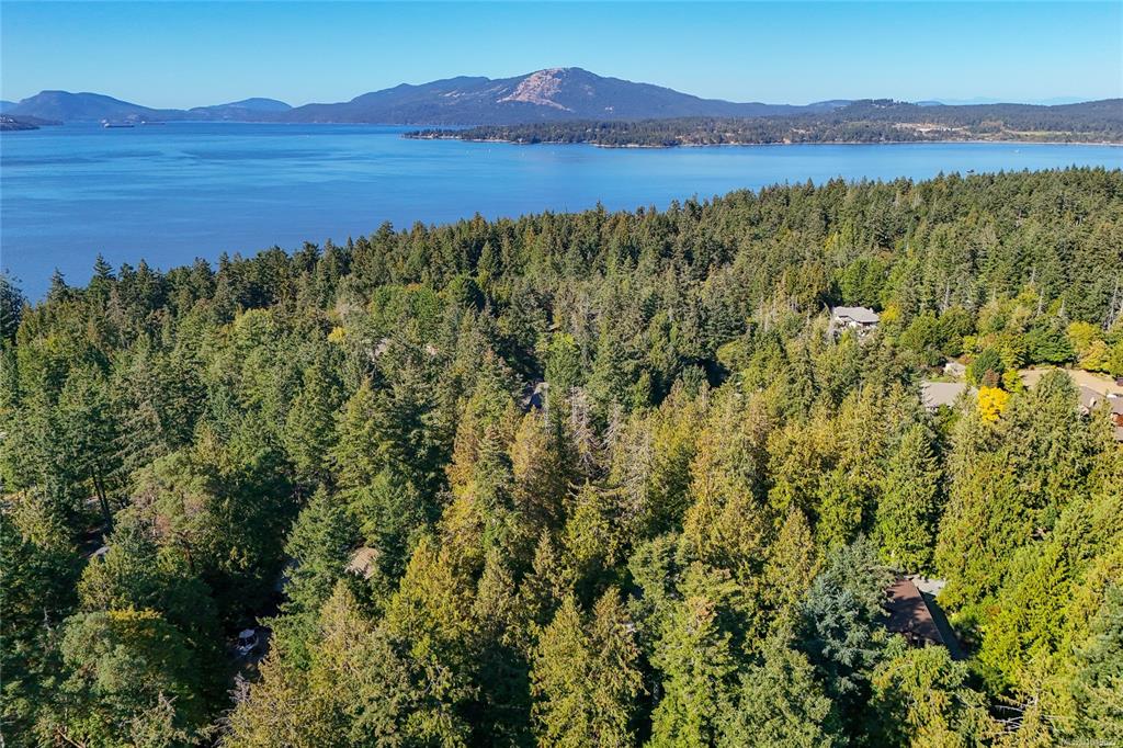 Third View of 671 Dalkeith Ave, North Saanich, BC, V8L 5G7